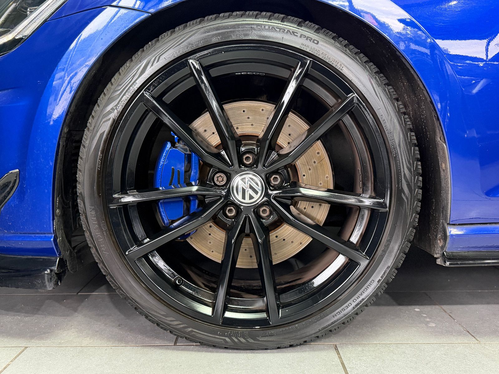 Fahrzeugabbildung Volkswagen Golf VII R 4Motion |REMUS|PANO|LEDER