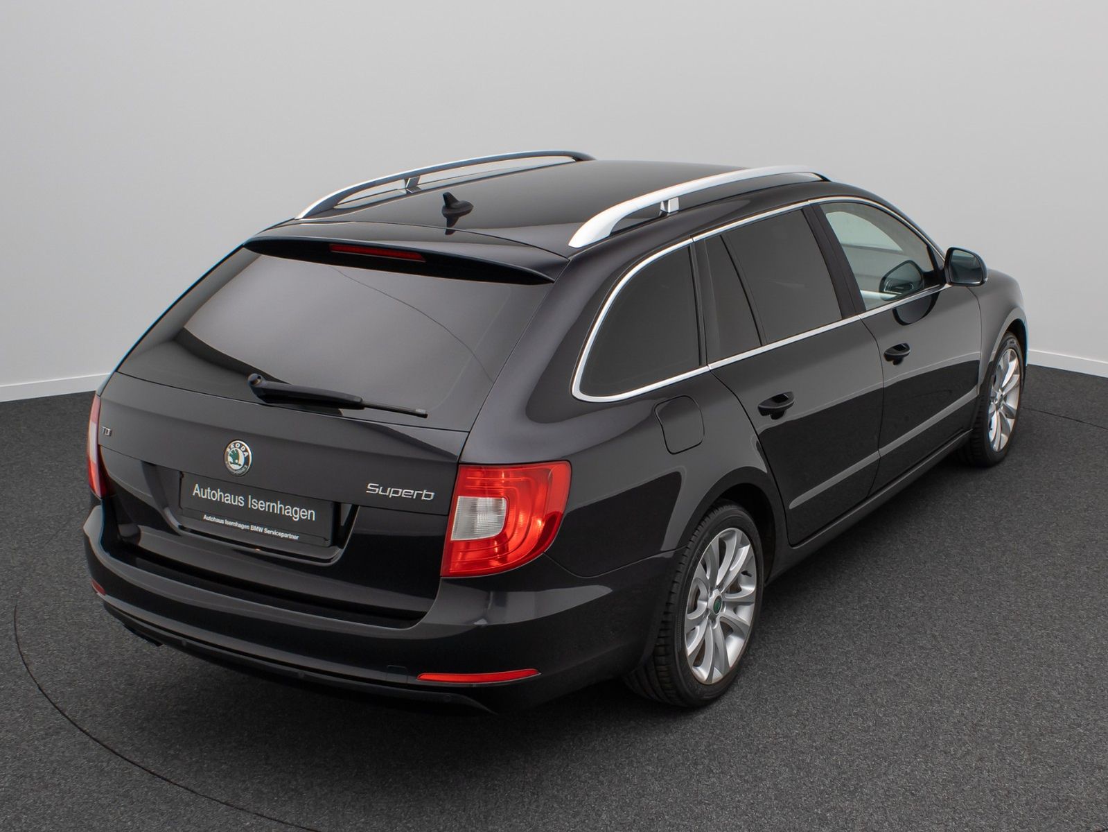 Fahrzeugabbildung SKODA Superb Combi Family PDC Sitzhzg Tempomat Comfort