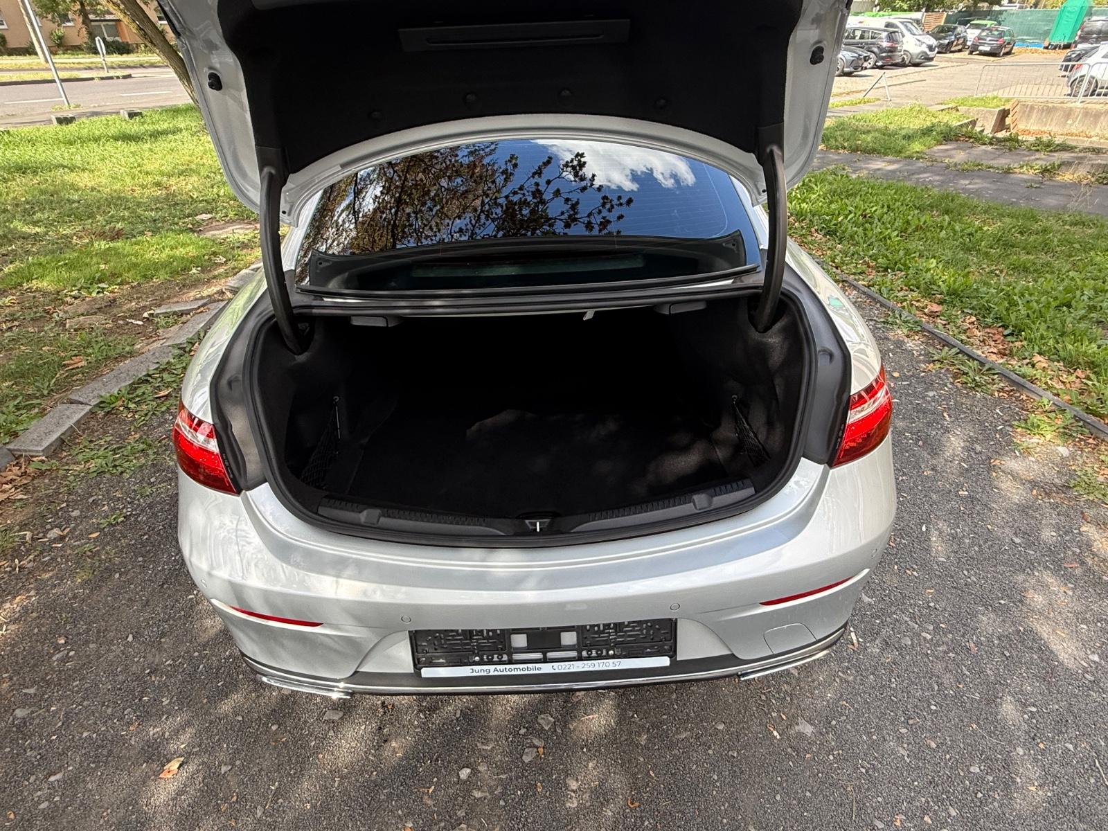 Mercedes-Benz E 200 Coupe Avantgarde / Widescreen Cockpit/EU6