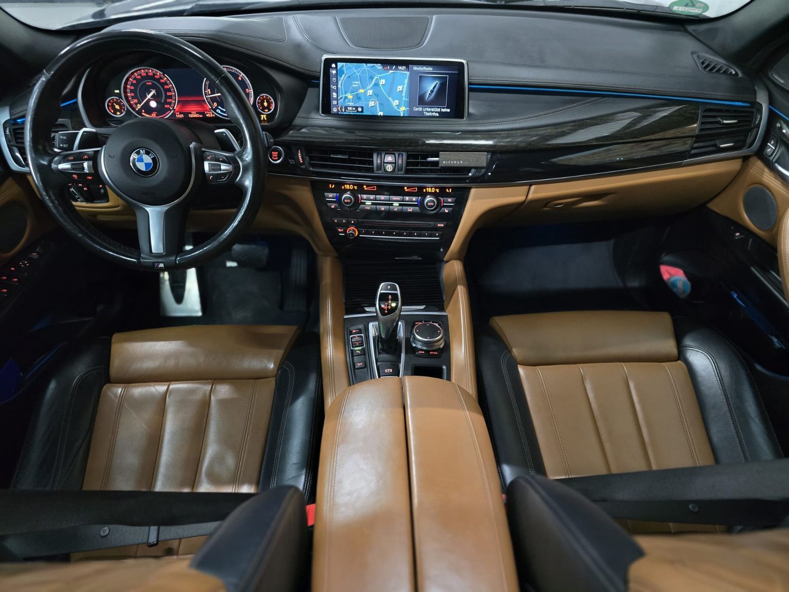 Fahrzeugabbildung BMW X6 xDrive 30d M-Paket/Schiebedach/GARANTIE+TÜV