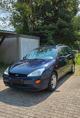 Ford Focus 1.6 - Turnier,Teilespender/Bastlerfahrzeug - Ford Focus aus 2001: 1.6