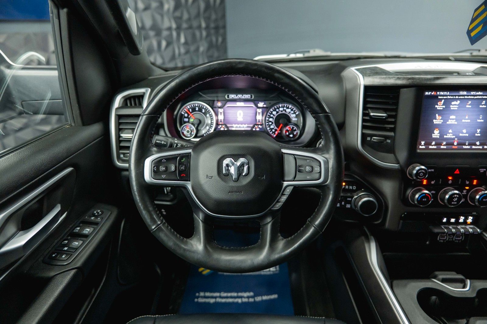 Fahrzeugabbildung Dodge RAM 5.7 V8 HEMI 4x4 OFFROAD Night-Paket *LED*