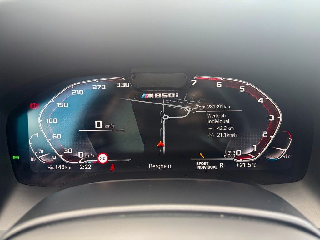 Fahrzeugabbildung BMW M850i xDrive GranCoupé M SPORTPAKET Navi Leder