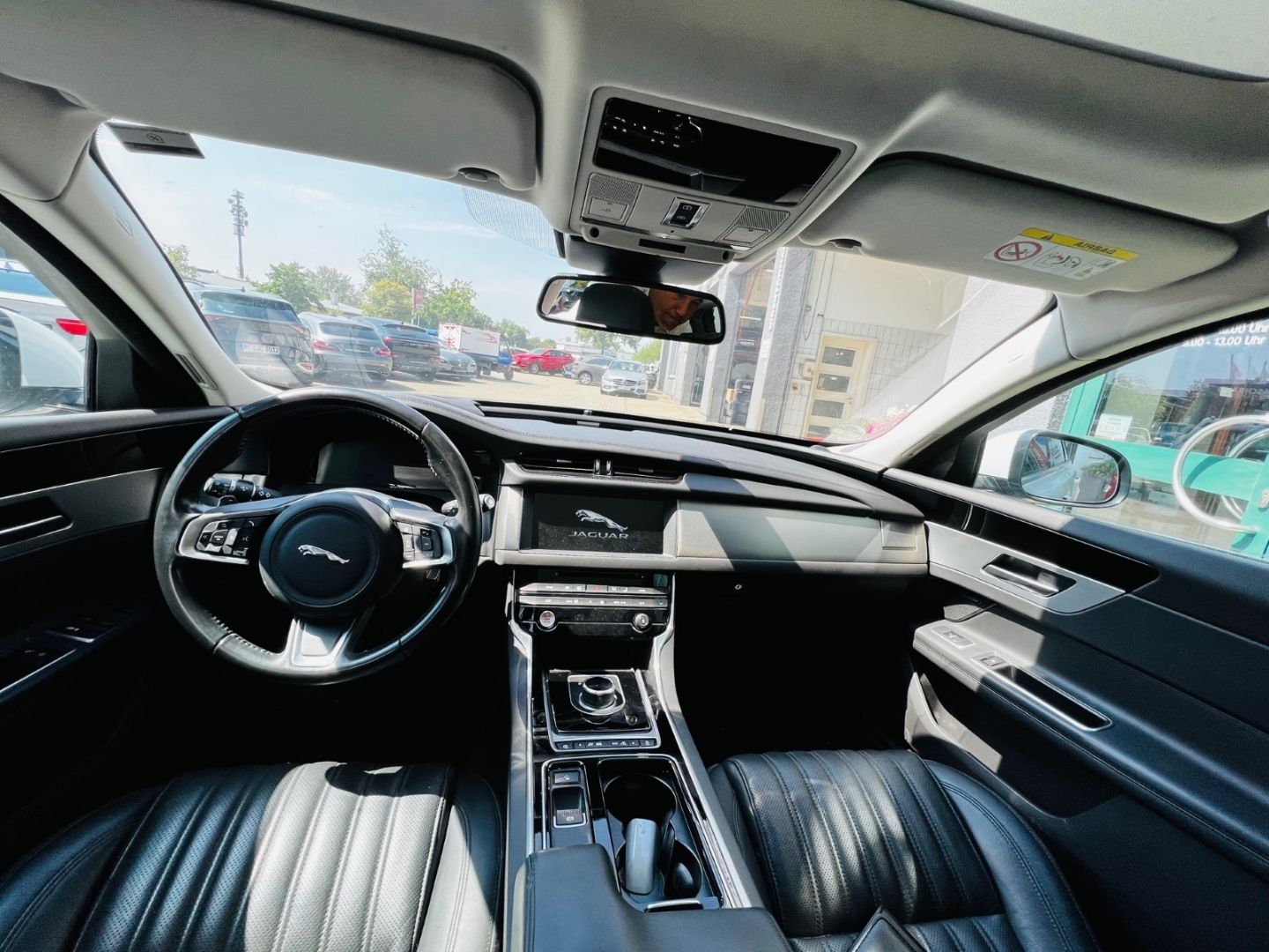 Fahrzeugabbildung Jaguar XF Sportbrake MOTORSCHADEN! Portfolio 30d