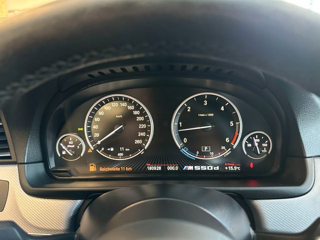 MYAUTOCENTER – Gebraucht- und Jahreswagen mit Werkstattservice in Pfaffenhofen BMW M550 *Vollausstattung*HeadUP*4-ZONEN*AHK*LEDER*