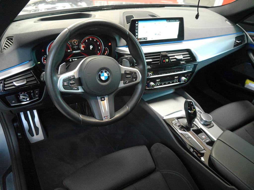 BMW M550