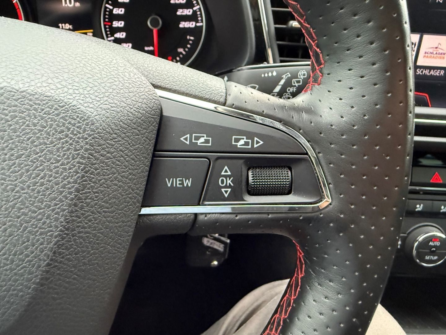 SEAT Leon FR Sportpaket El. Panodach Navi Leder Sound - Image 18