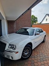 Chrysler 300C 3.0 CRD Autom. - - Chrysler in Wiesbaden