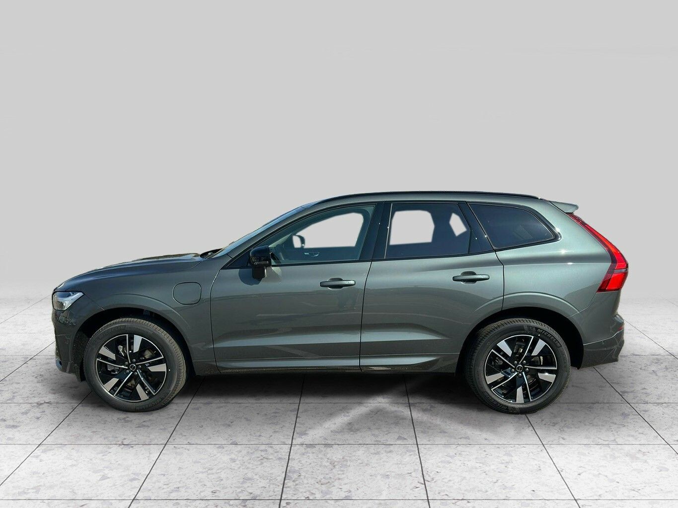 Volvo XC60 T6 PLUS DARK LAGOM AHK imagem 3
