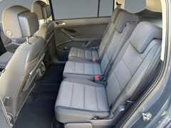 Fahrzeugabbildung Volkswagen Touran Comfortline 1.6TDI DSG Shz NAVI*AHK*SR+WR