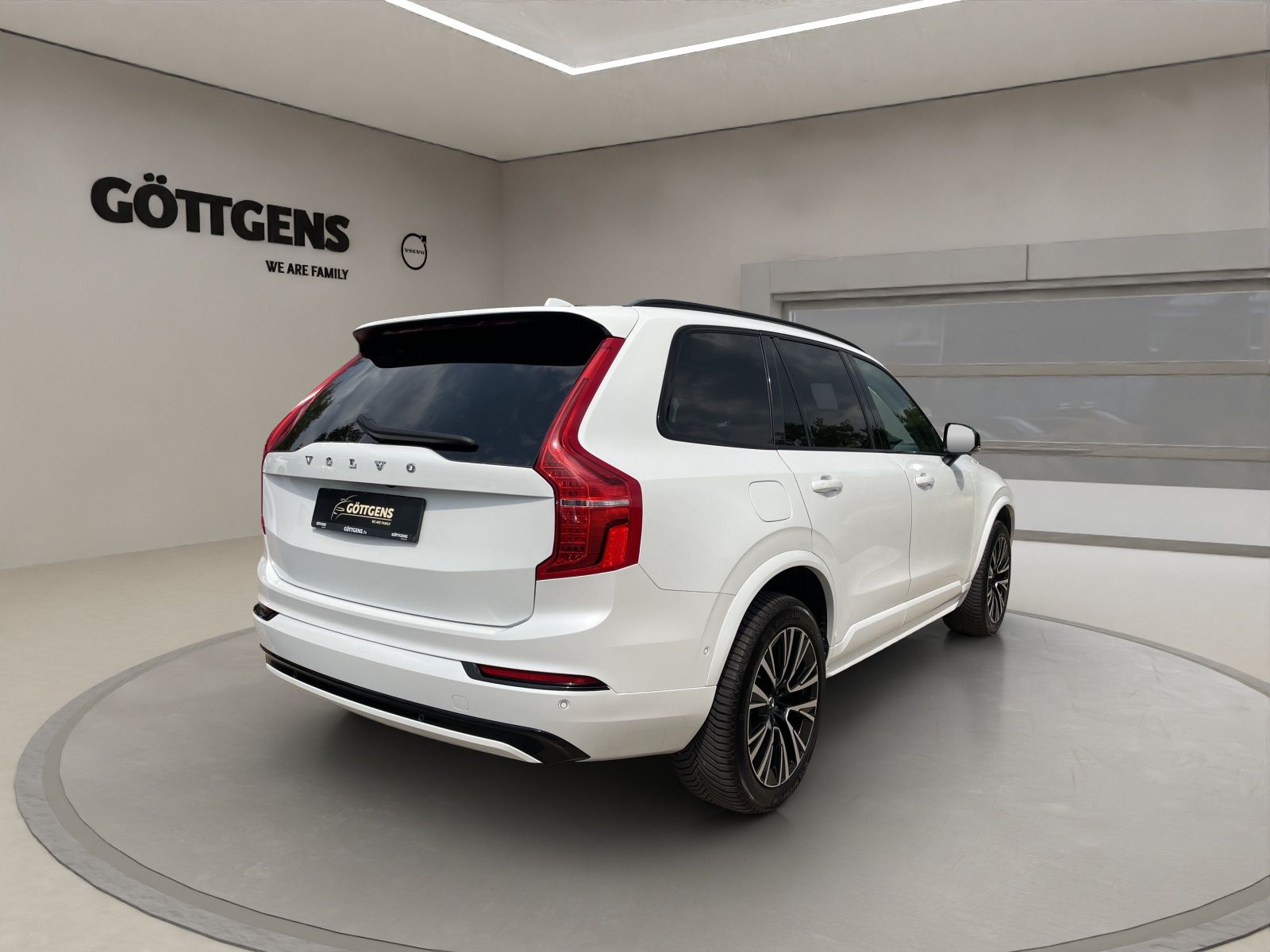 Volvo XC90 T8 AWD Plus Dark LUFT AHK PANO 360° foto 4