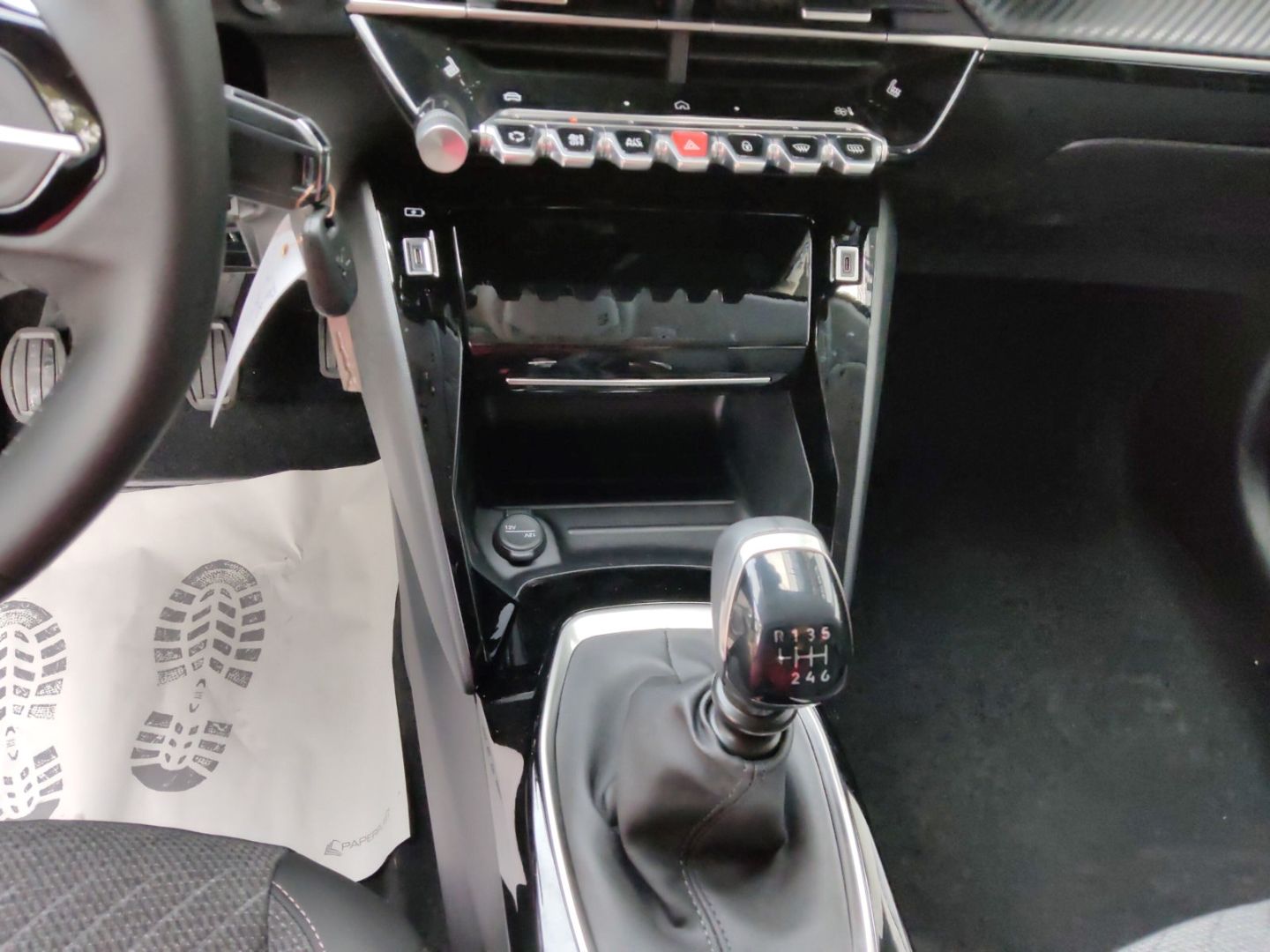 Peugeot 208 - Bild 21