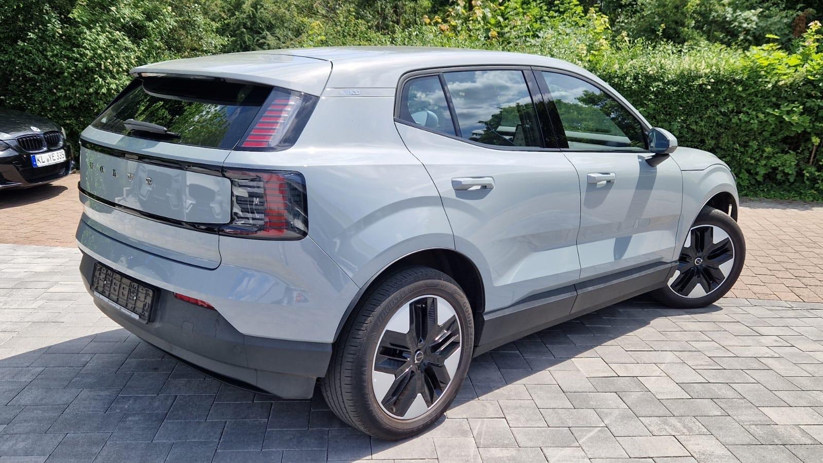 Volvo EX30 Core 2WD Pure Electric