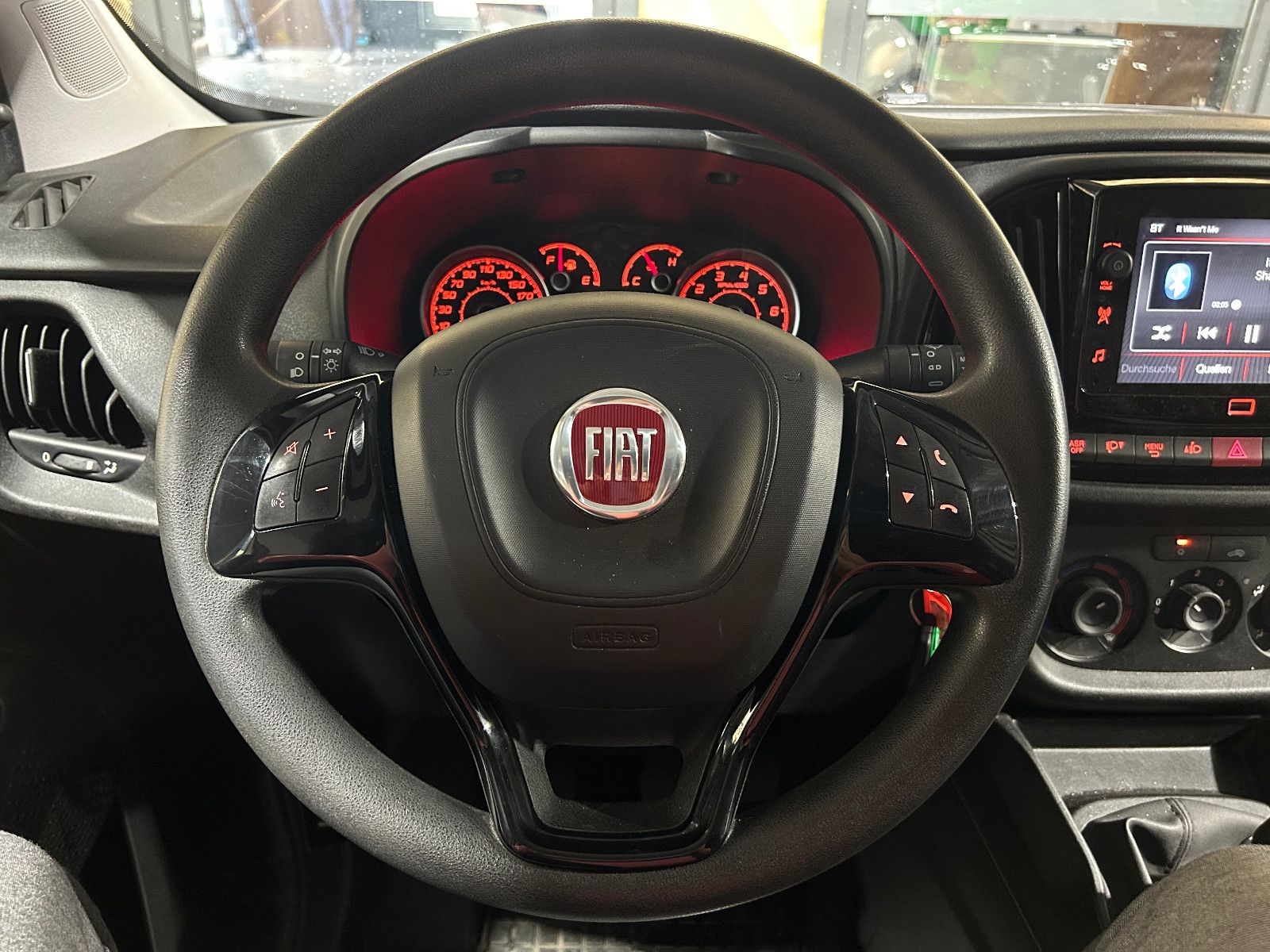 Fahrzeugabbildung Fiat Doblò MAXI/KAMERA/KLIMA/2-SITZ