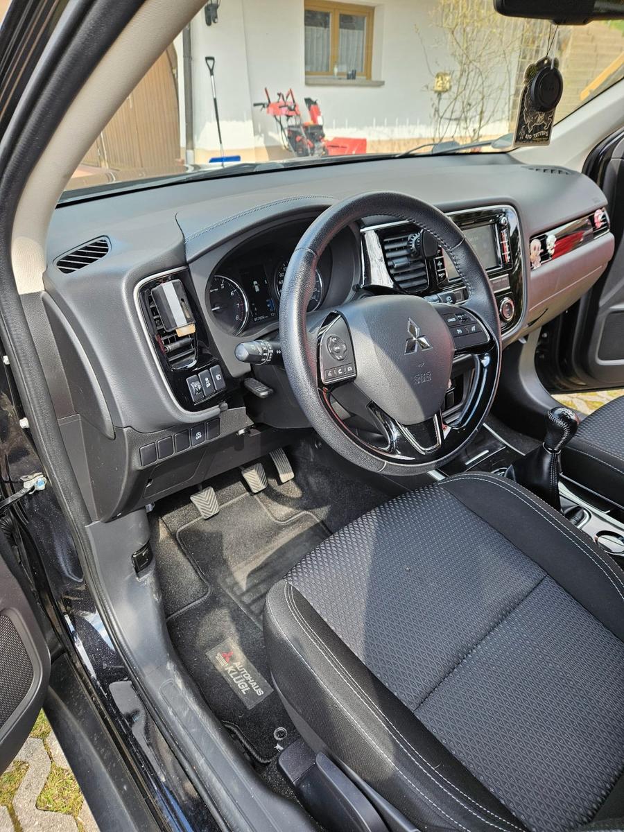 Mitsubishi Outlander 2.0 MIVEC Diamant ClearTec 2WD Diamant