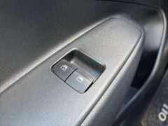 Fahrzeugabbildung Hyundai i10 Select KLIMAANLAGE PDC SITZHEIZUNG TEMPOMAT