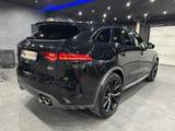 Jaguar F-Pace SVR AWD /CARBON /PANORAMA/ HUD/360°KAMERA - Jaguar F-Pace: Svr