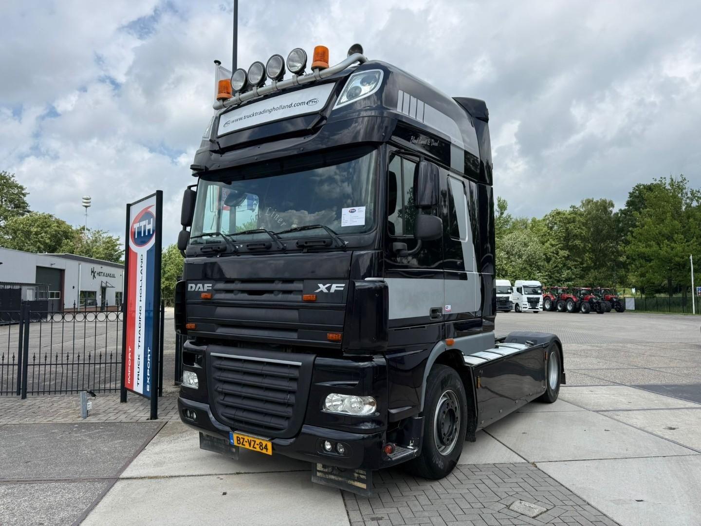 DAF XF105.460 SuperSpaceCab Euro5 EEV NL Truck Hydra