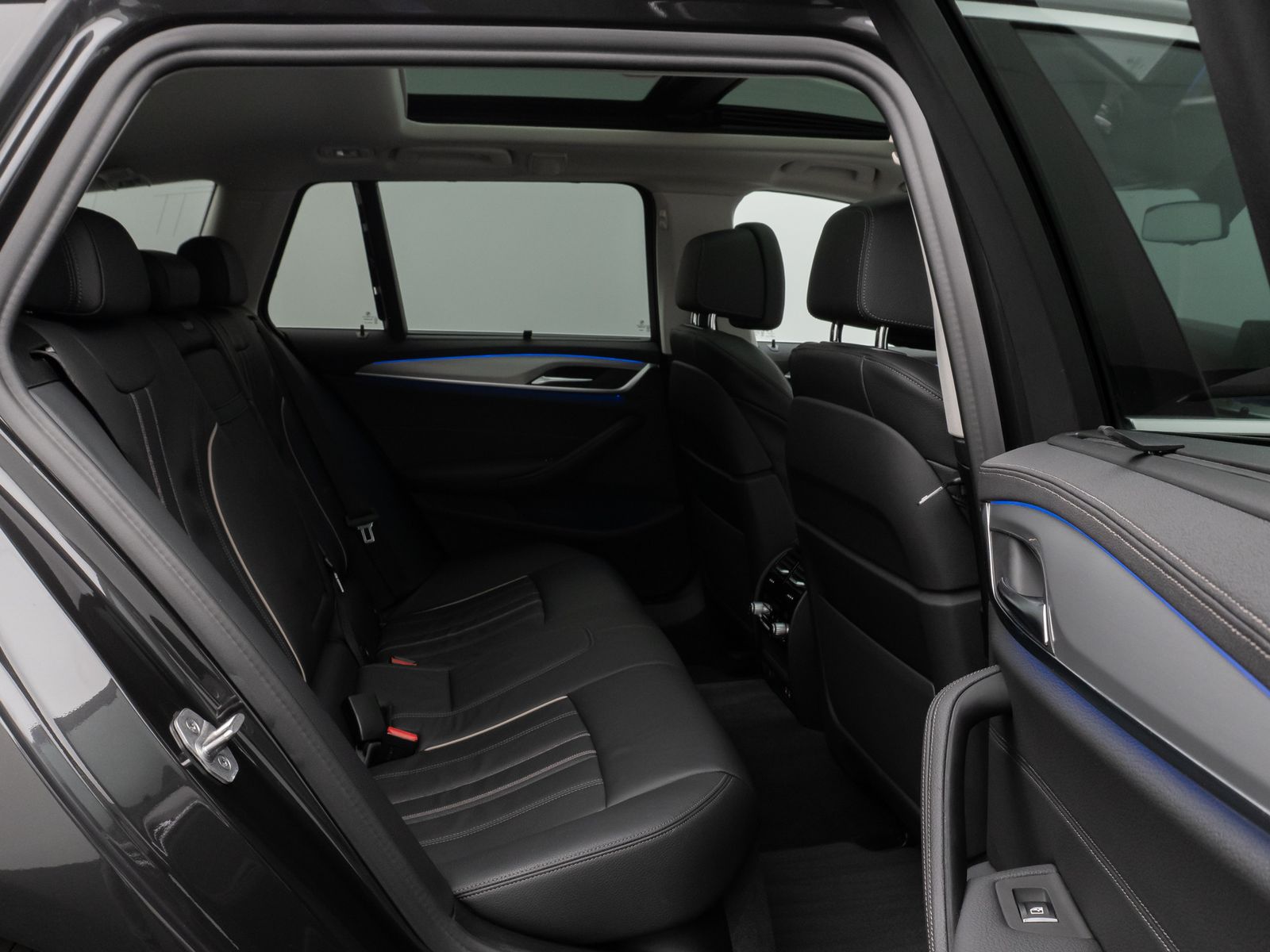Fahrzeugabbildung BMW 540i xD LuxuryLine Panorama Laser Kamera SoftCL