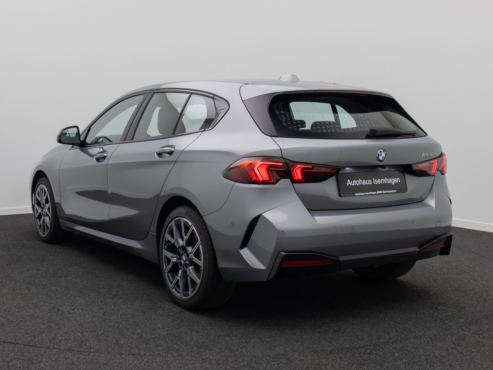 Fahrzeugabbildung BMW 120d HUD 360°DAB Alarm Komfort AdaptivLED 18Zoll