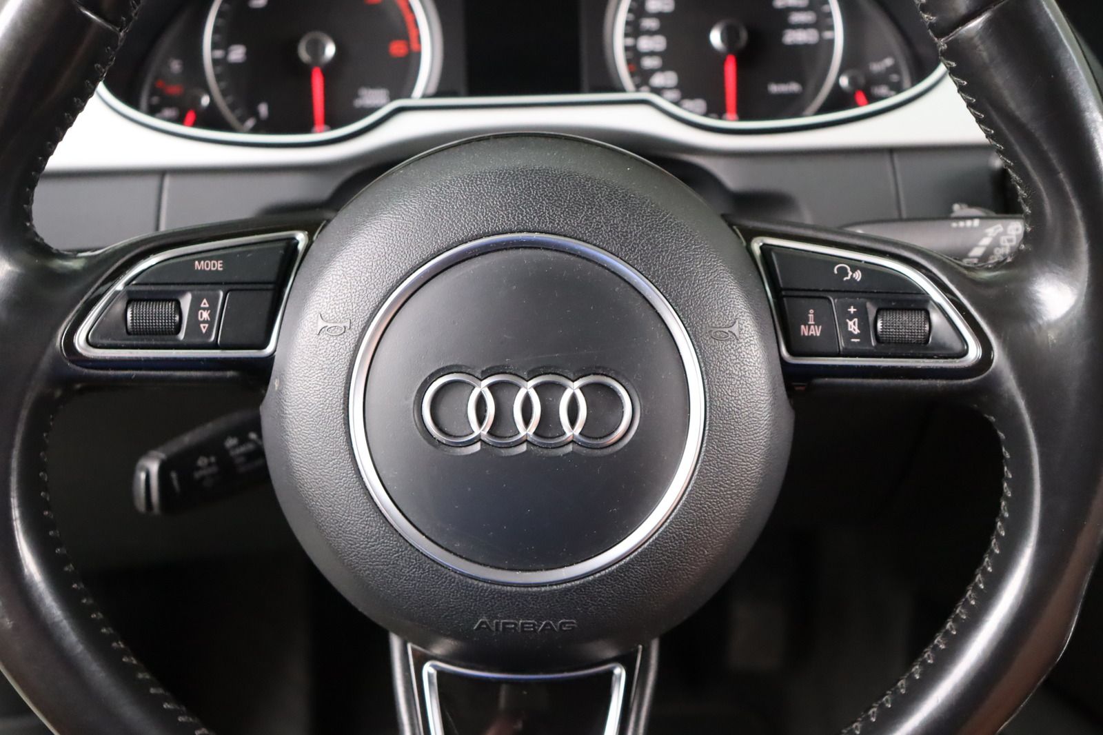 Fahrzeugabbildung Audi A4 Avant 2.0 TDI S-line * Bi- Xenon * Navi * Amb
