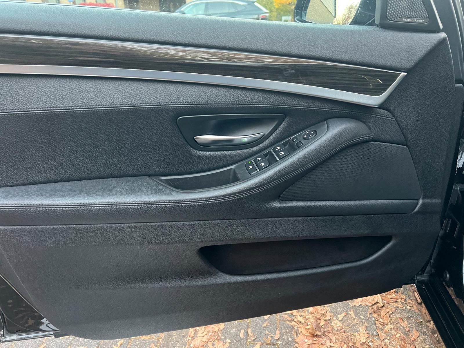 BMW 530 2013 — photo 12