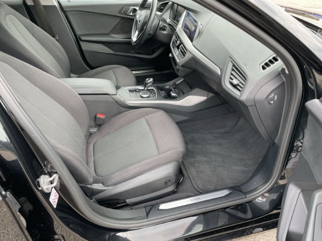 Fahrzeugabbildung BMW 118 i Advantage Autom. Navi, Sitzheizung, Tempom