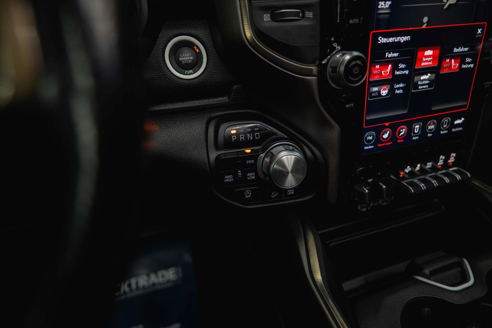 Fahrzeugabbildung Dodge RAM 5.7 V8 HEMI 4x4 REBEL LIMITED RamBox ACC 19%
