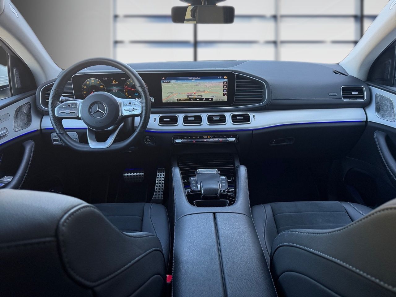 Fahrzeugabbildung Mercedes-Benz GLE 350 e 4M Coupé AMG+AHK+PANO+BUR+MULTIB+CARPL