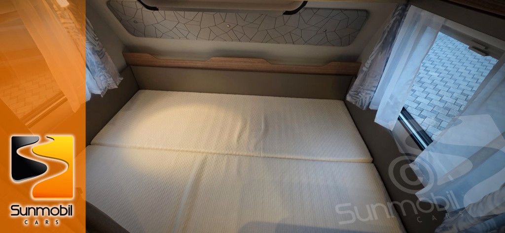 Fahrzeugabbildung Weinsberg CaraOne 420 QD 1.350 kg Ambientebeleuchtung