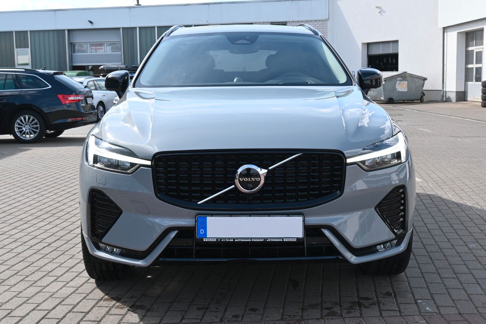Fahrzeugabbildung Volvo XC60 B4 D AWD Ultimate Dark*STDHZG*360°*LUFT*ACC