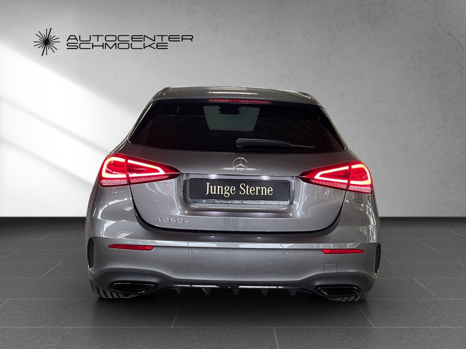Mercedes-Benz A 250 e AMG CARPLAY LED AMBIENTE SHZ RFK etc foto 5
