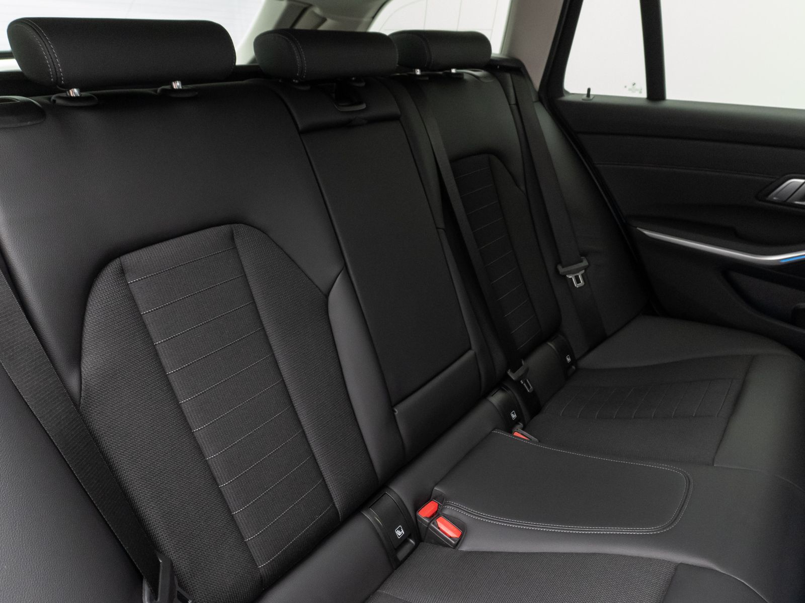Fahrzeugabbildung BMW 330e  Sport Line Kamera DAB HiFi Komfort Alarm