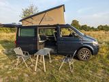 Volkswagen T5 California mit neuem Motor und Solaranlage - blaue Volkswagen T5 California
