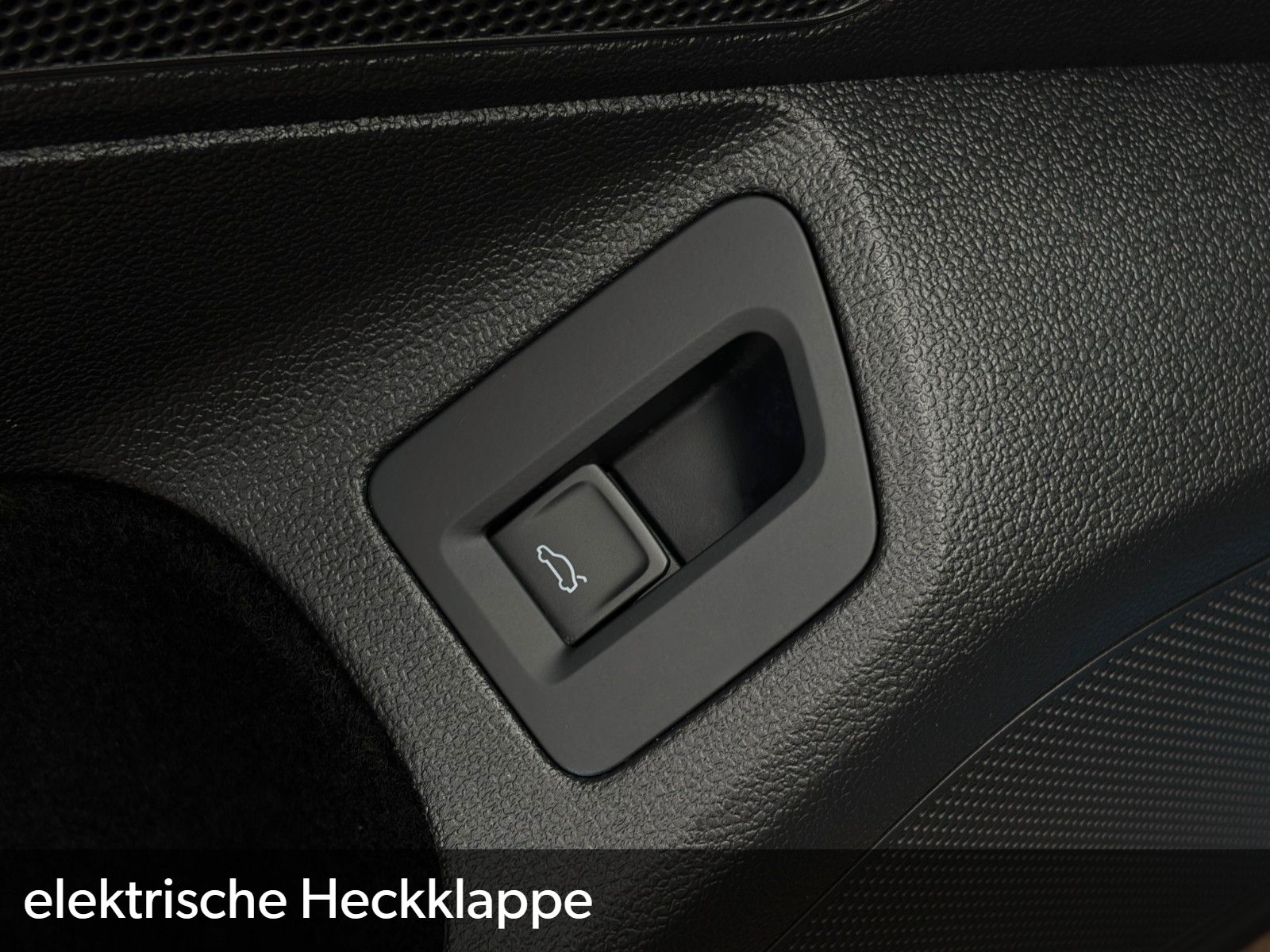 Fahrzeugabbildung Volkswagen Passat Variant 2.0 TSI Buisness Kamera LED ACC