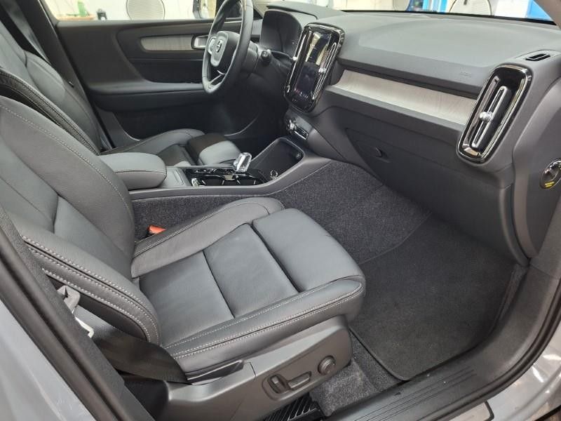 Fahrzeugabbildung Volvo XC 40 B3 Plus Dark | Standheizung | 360°