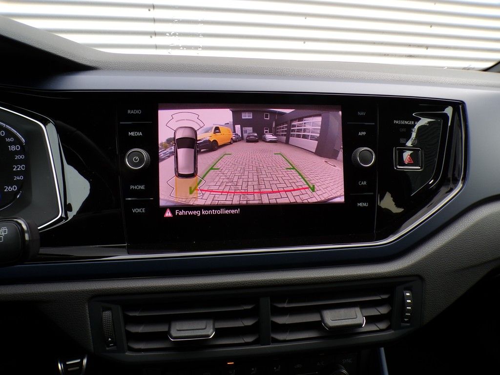 Fahrzeugabbildung Volkswagen Polo 1.0 TSI United United *Navi*SHZ*Rückfahrkam