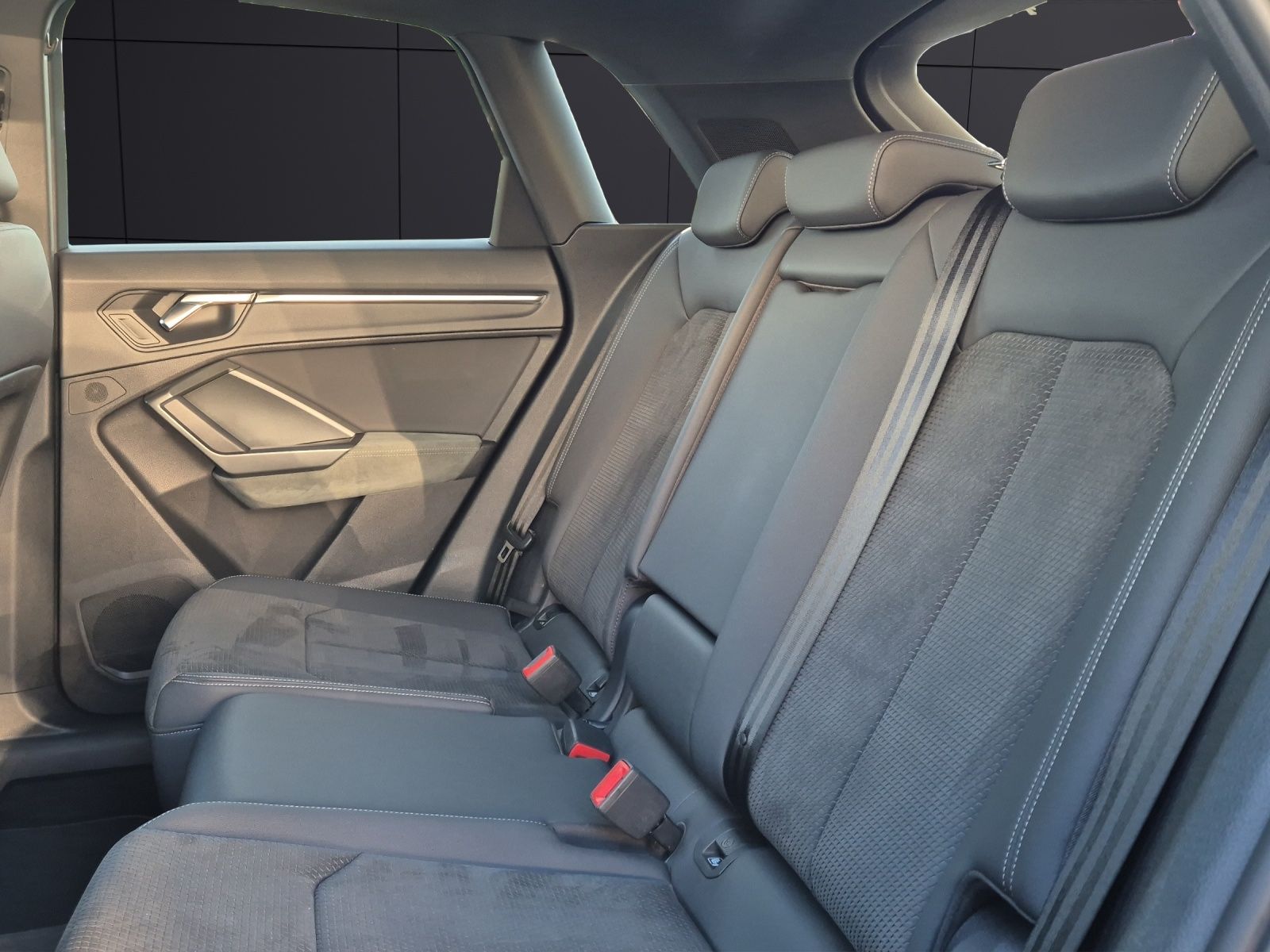 Fahrzeugabbildung Audi Q3 40 TDI quattro S-line S-tronic Matrix Navi AC