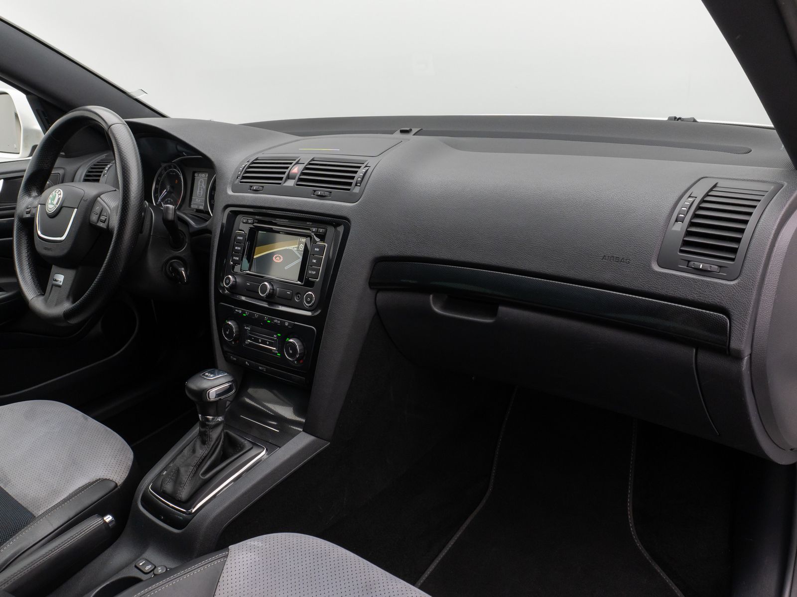 Fahrzeugabbildung SKODA Octavia Combi RS Xenon PDC Navi Sport