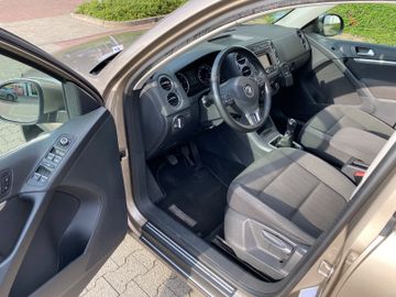 Volkswagen Tiguan - 9