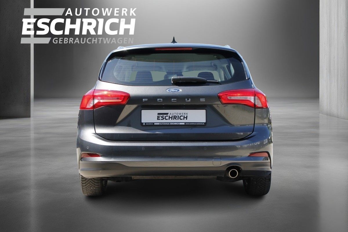 Fahrzeugabbildung Ford Focus Turnier SZH, PDC, TOP Zustand