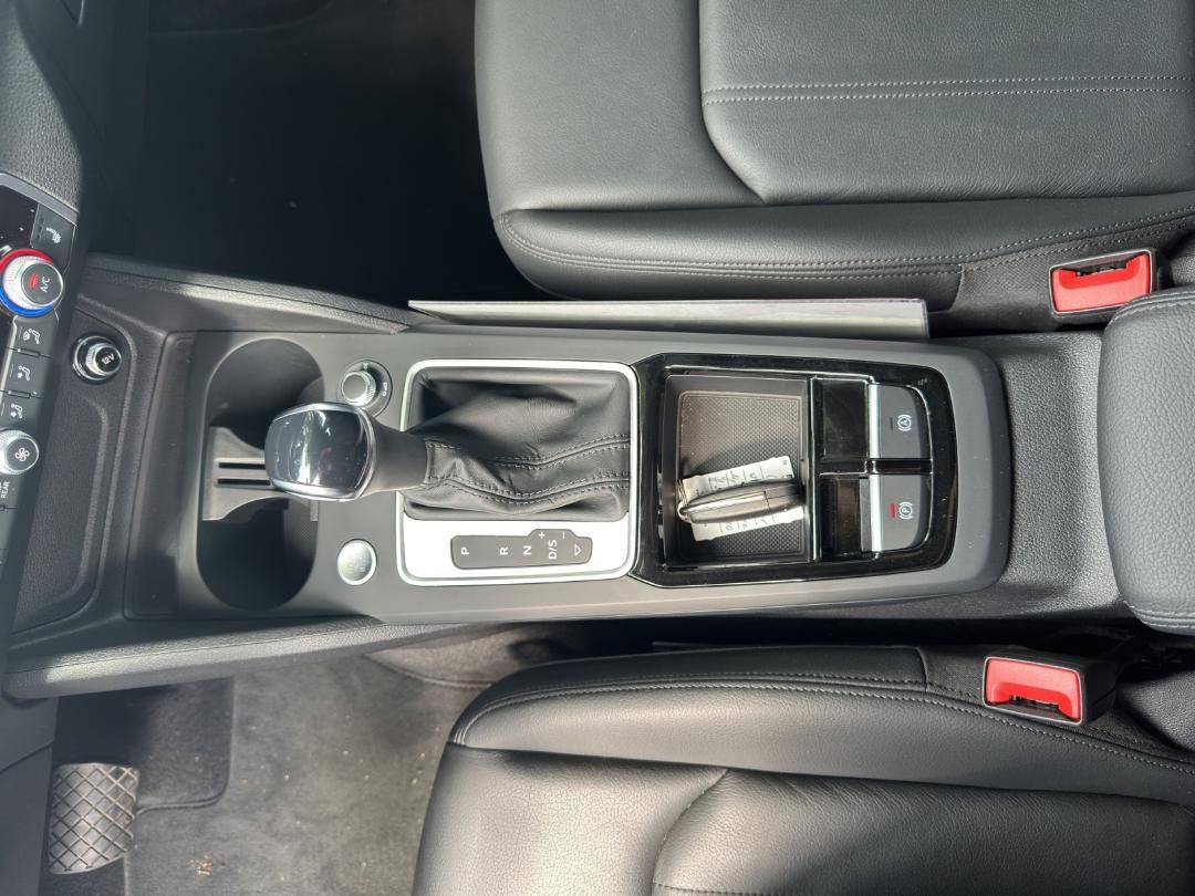 Fahrzeugabbildung Audi Q2 S line 35 TFSI S tronic Fahren Parken Leder