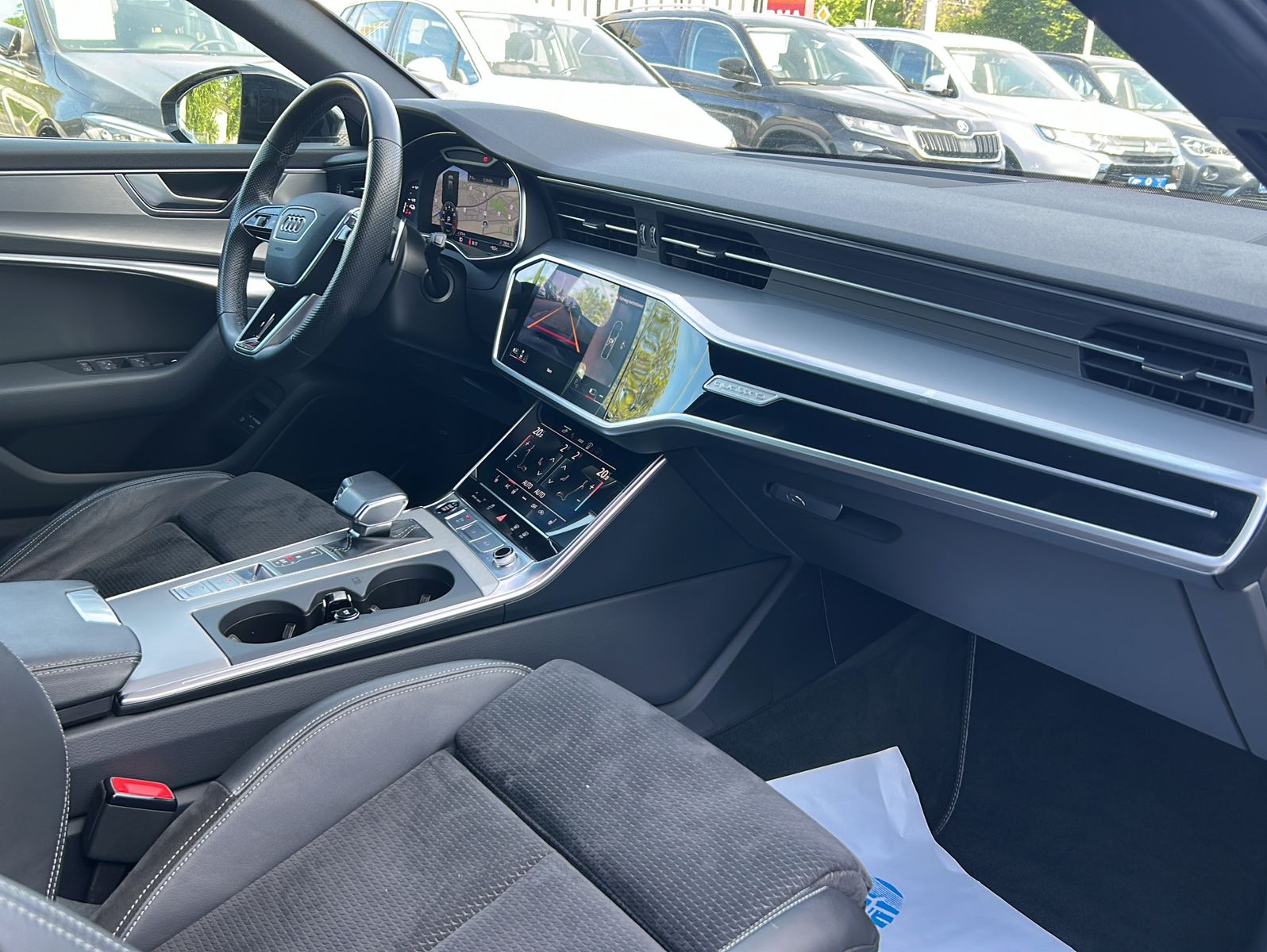 Fahrzeugabbildung Audi A6 55 TFSI e quattro S-Line Sport