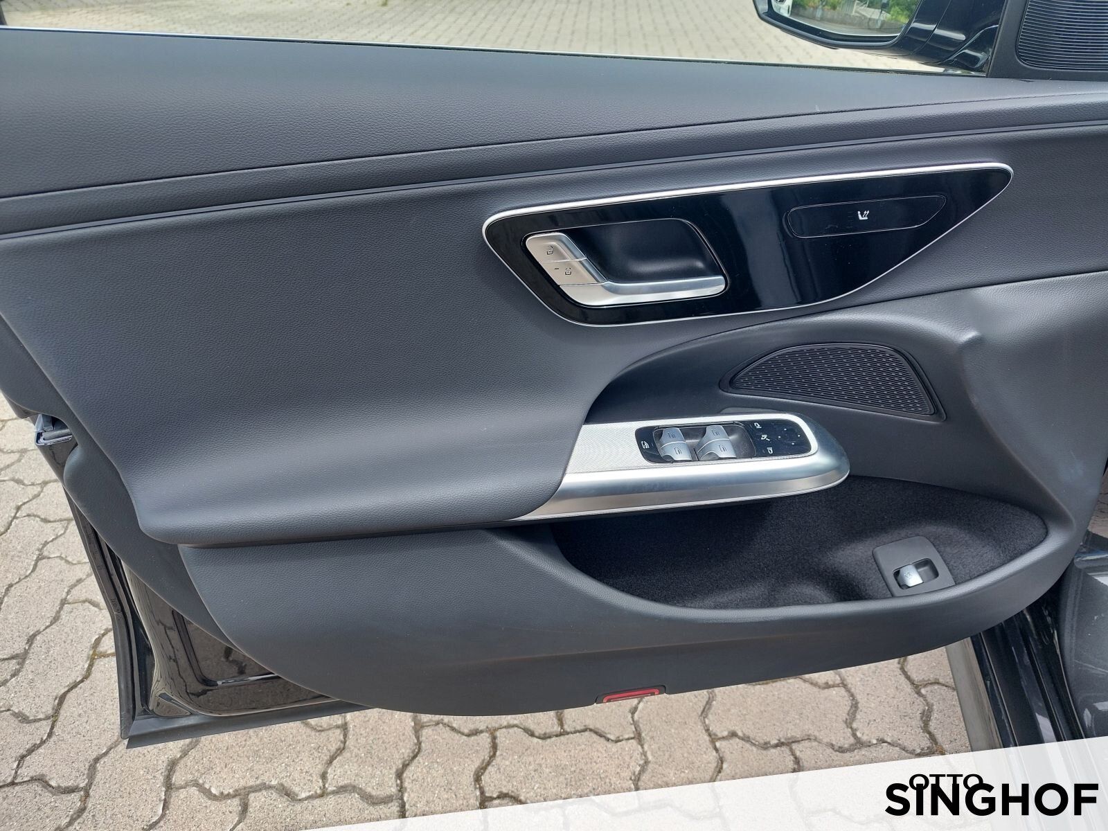 Fahrzeugabbildung Mercedes-Benz E 200 T Avantgarde +AHK+Distronic+Rü Kamera+LED+