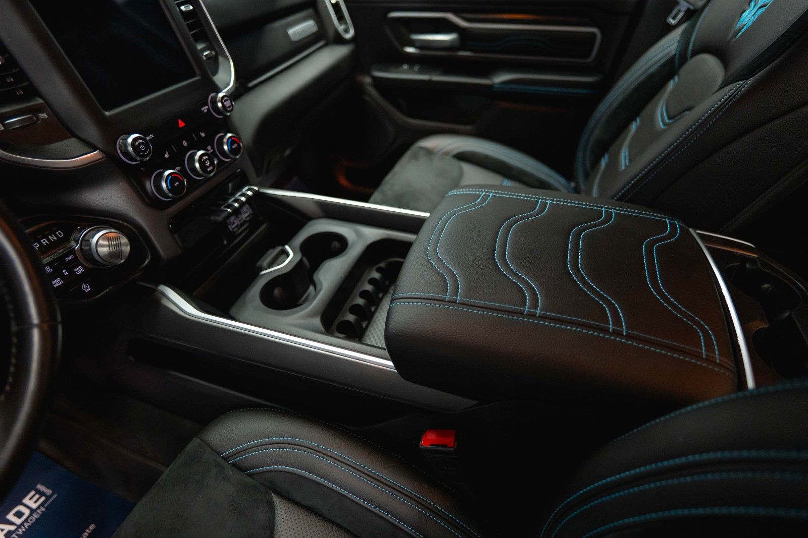 Fahrzeugabbildung Dodge RAM 5.7 V8 HEMI 4x4 LIMITED Blue Edition Offroad