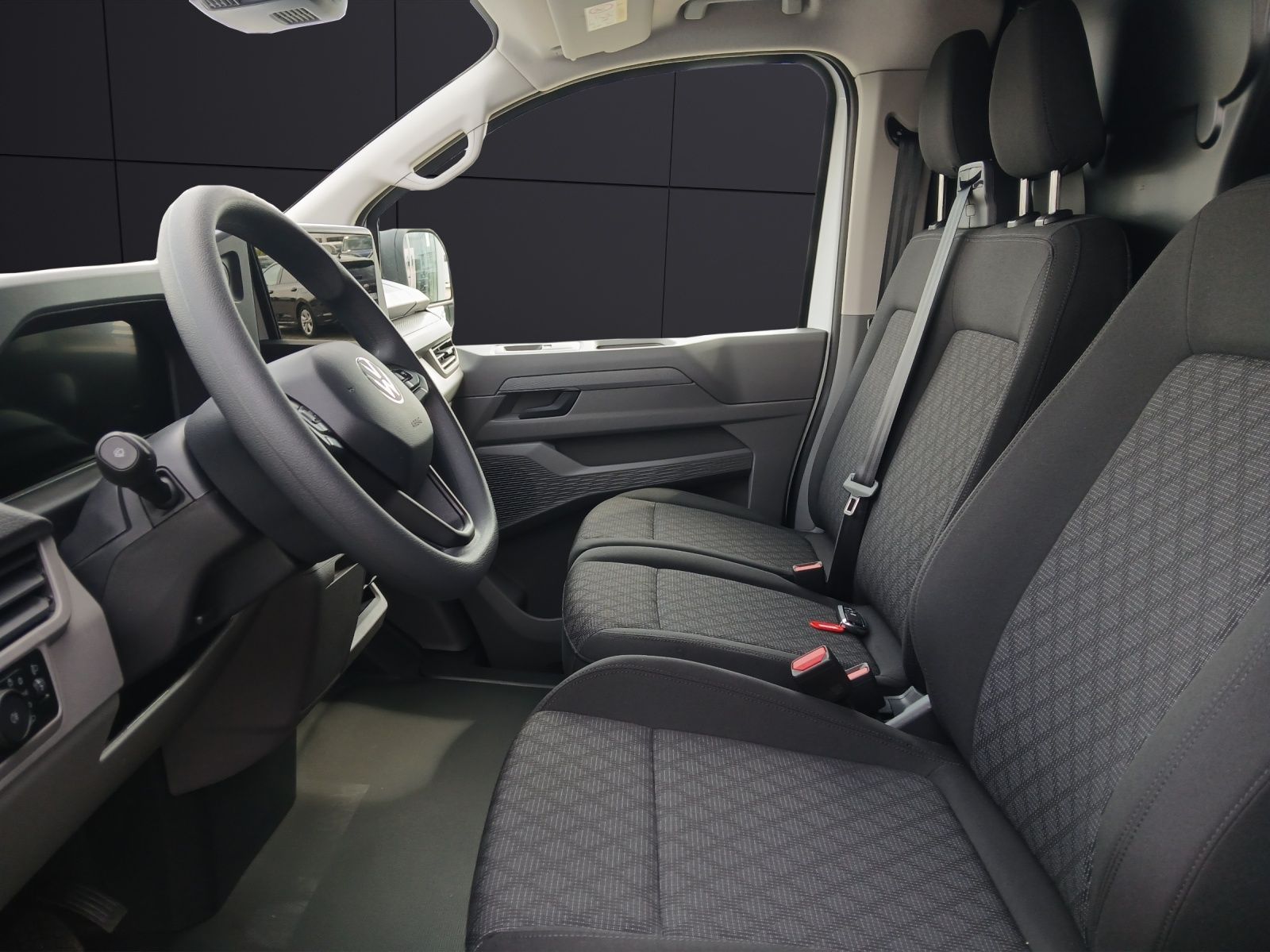 Fahrzeugabbildung Volkswagen T7 e-Transporter Kasten BEV 100 kW LR AHK, REAR