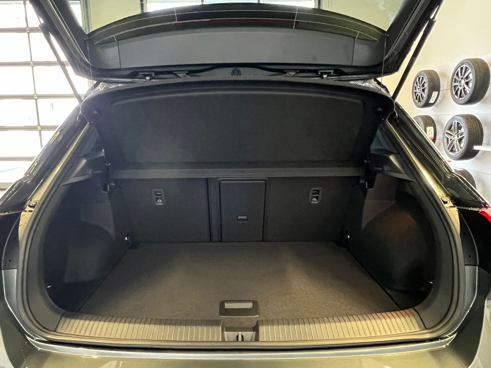 Fahrzeugabbildung Volkswagen T-Roc GOAL 2.0 TDI DSG *AHK,KESSY*