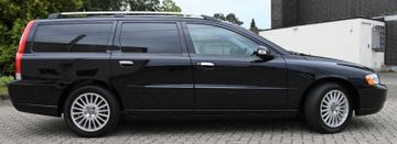Volvo V70 2.4 Classic * RHD* – Bild 2