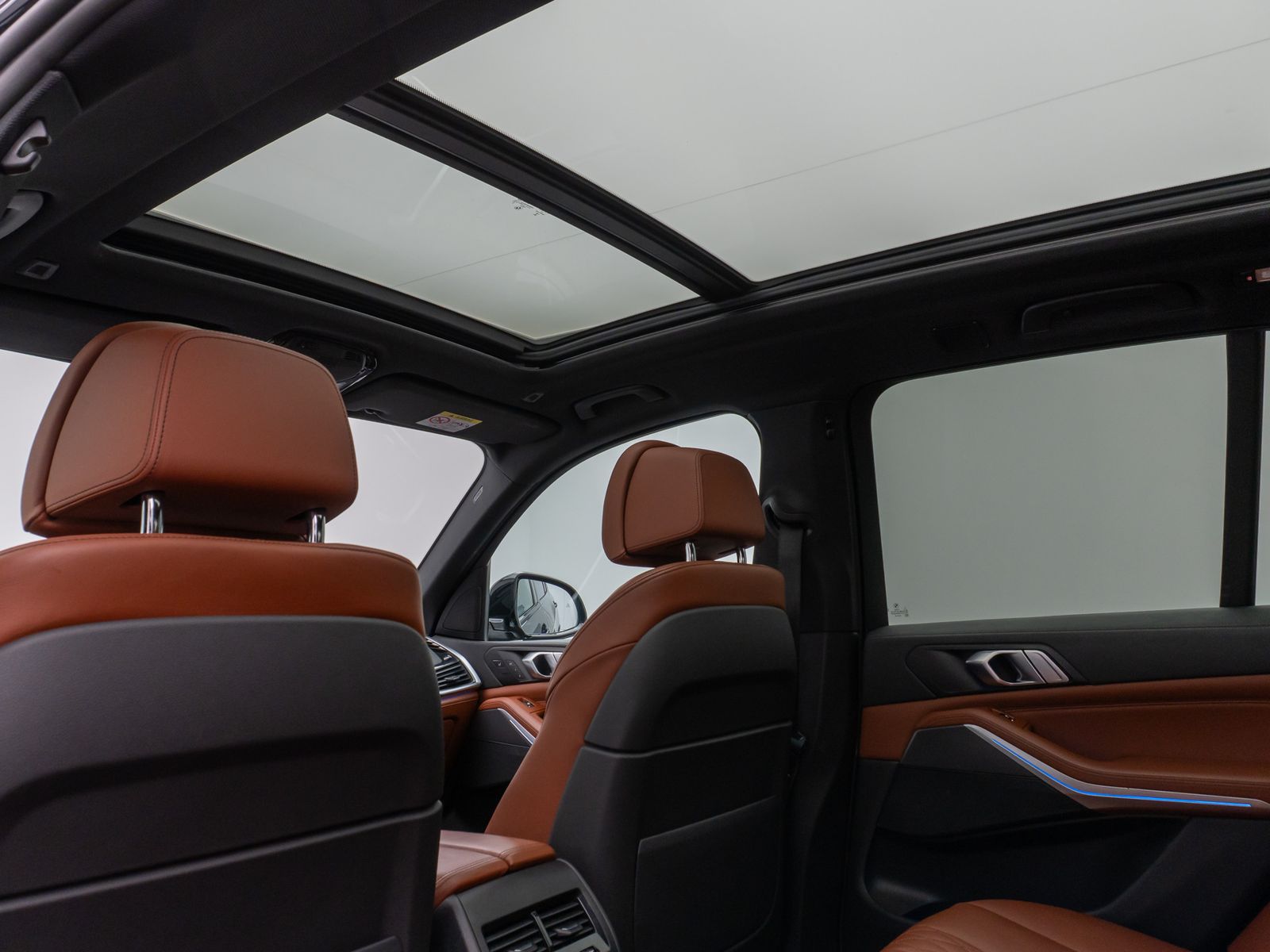 Fahrzeugabbildung BMW X5 xD45e M Sport Panorama 360°HUD HiFi NightVisi