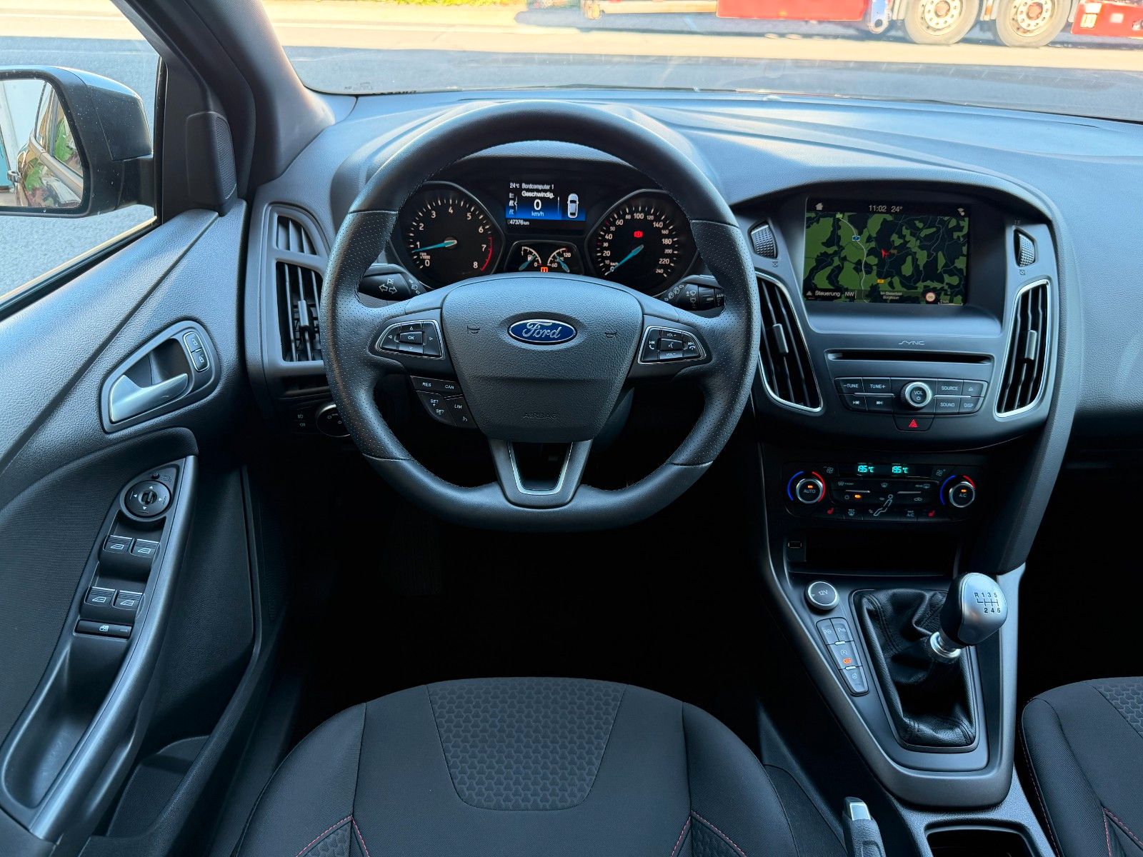 Fahrzeugabbildung Ford Focus Turnier ST+SportfahrW+BiXenon+Alcantara